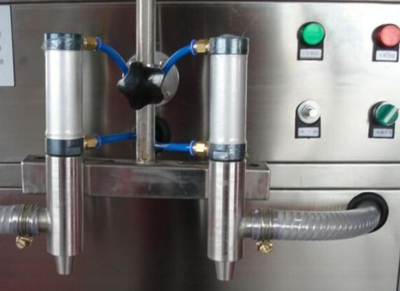 半自动油类灌装机细节图片