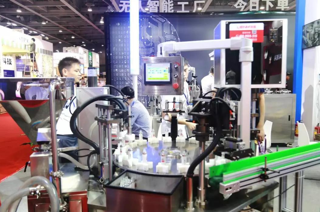 转盘式水乳膏灌装旋盖一体机